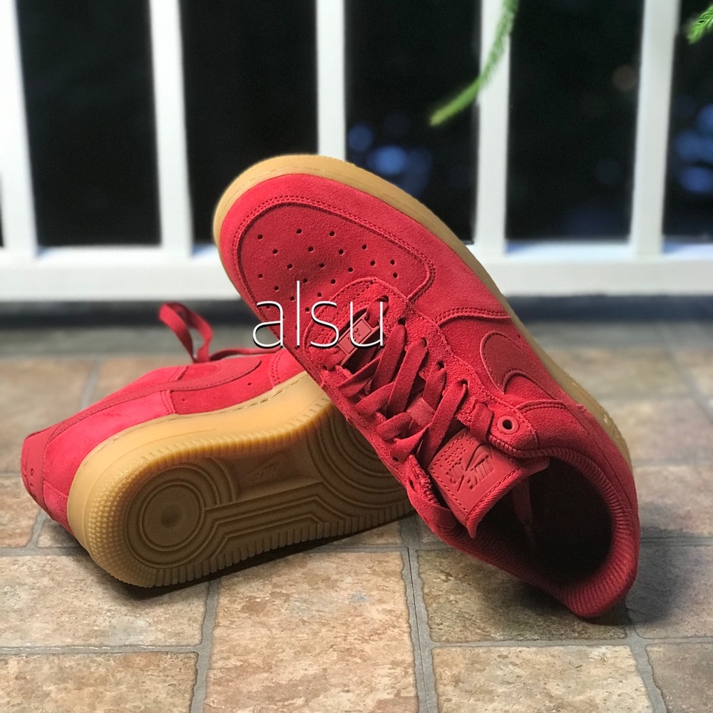 NWT Nike Air Force 1’07 SE Suede Speed Red WMNS - Picture 4 of 8